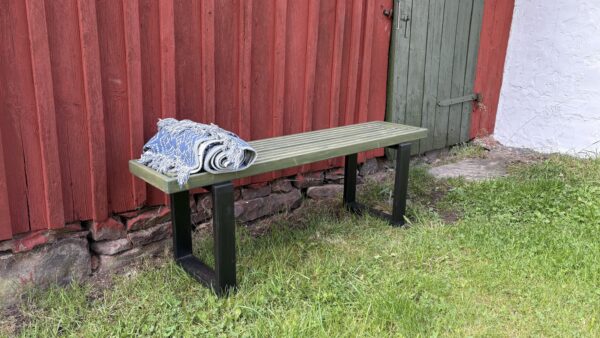 Trädgårdsbänk Nr 1, svarta ben och skogsgrön sitt yta - Bild 3
